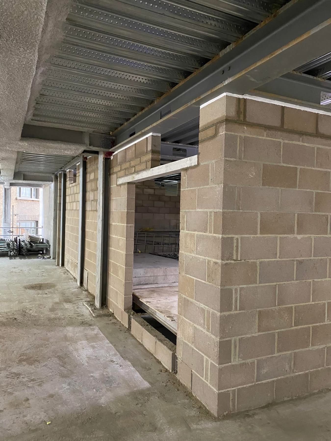 London: SW1Y 15 Floor Building, Block Work