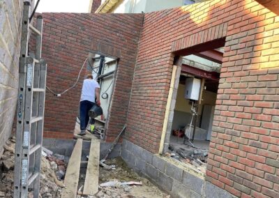 Twickenham: TW2 300mm Cavity Wall brick & block